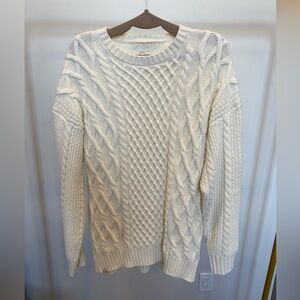 Elegant Cable Knit Sweater in Cream